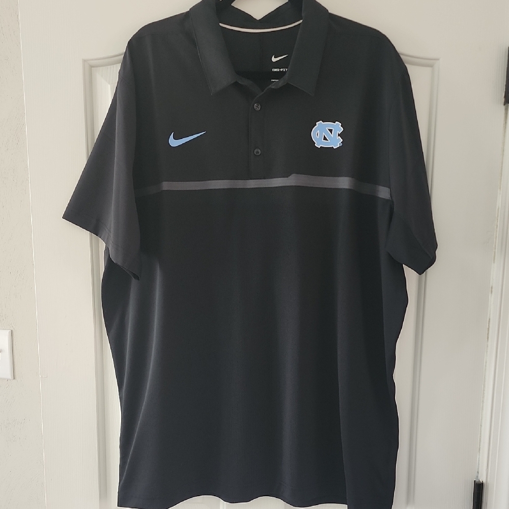 Nike Men's Black Polo Shirt